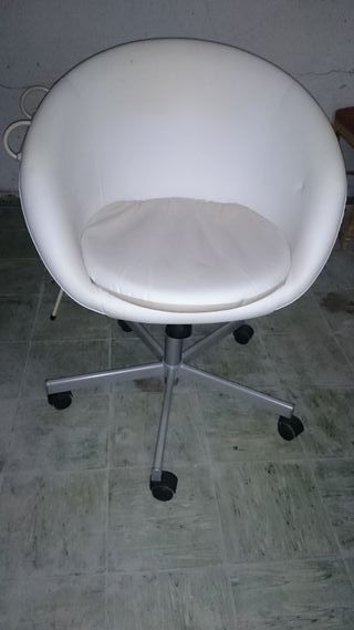 Sillas de oficina blancas de segunda mano en Madrid en WALLAPOP Sillas de oficina blancas de segunda mano en Madrid en WALLAPOP