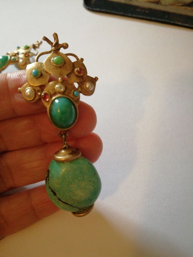 Pendientes de turquesas y oro.