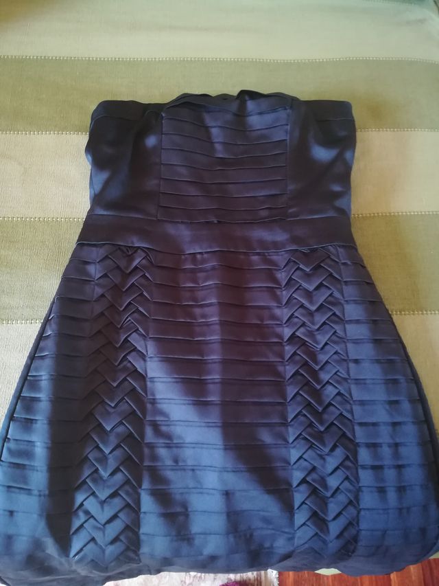 vestido negro palabra de honor