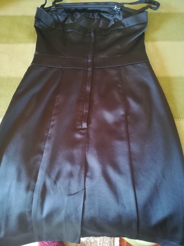 vestido negro palabra de honor