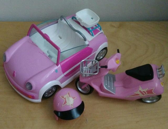 Barriguitas, coche y moto