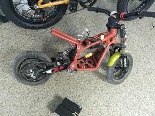 Reparación mini moto oset mecatecno Torrot y litio