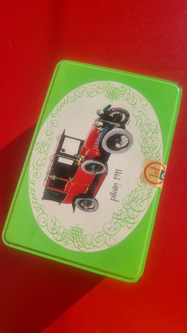 CAJA "COLA CAO" DE CHAPA VINTAGE DE LOS 70's