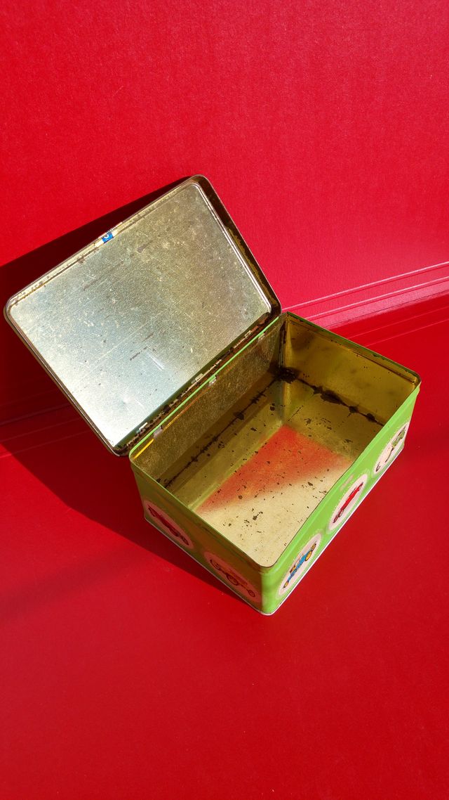 CAJA "COLA CAO" DE CHAPA VINTAGE DE LOS 70's