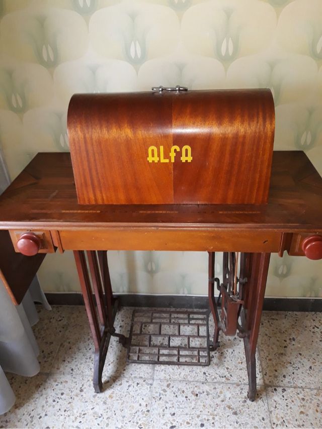 Maquina coser antigua ALFA