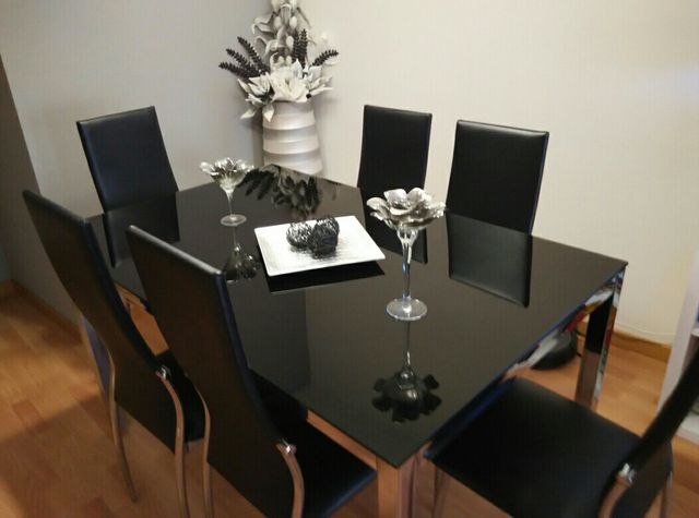 Mesa de comedor cristal negro(sillas no incluidas) de segunda mano ... Mesa de comedor cristal negro(sillas no incluidas) de segunda mano ...