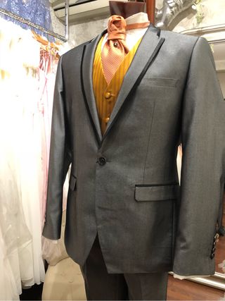 Traje novio ALQUILER de segunda mano por 75 EUR en Barcelona en WALLAPOP