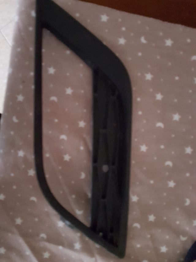 antiniebla y moldura derecho seat ibiza 6j 2013