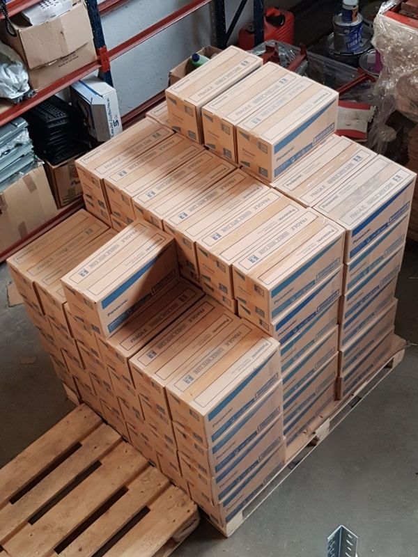 LOTE DE 4000 BOMBILLAS BAJO CONSUMO 4 PIN