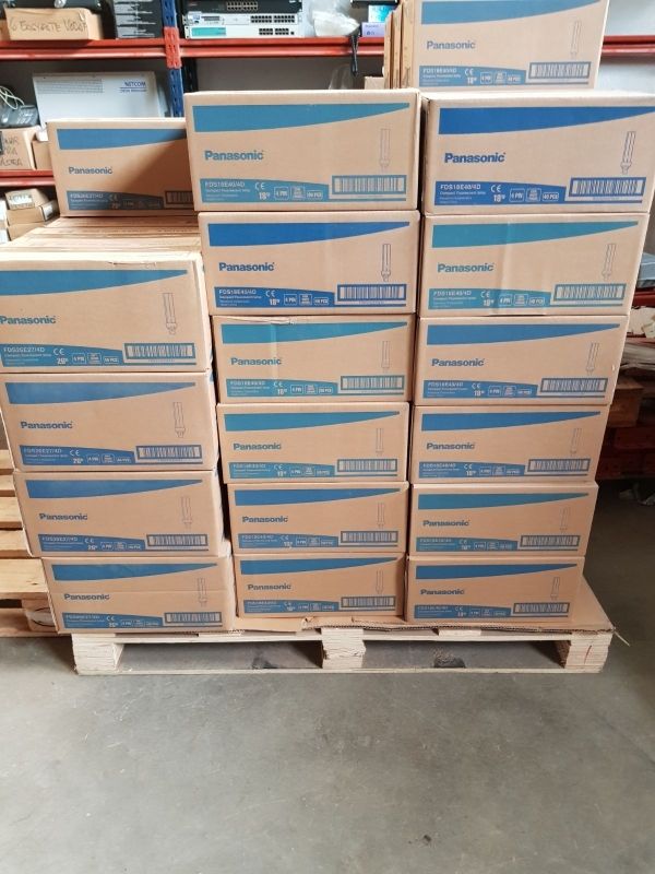 LOTE DE 4000 BOMBILLAS BAJO CONSUMO 4 PIN