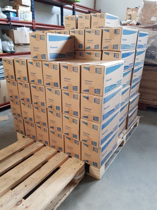 LOTE DE 4000 BOMBILLAS BAJO CONSUMO 4 PIN