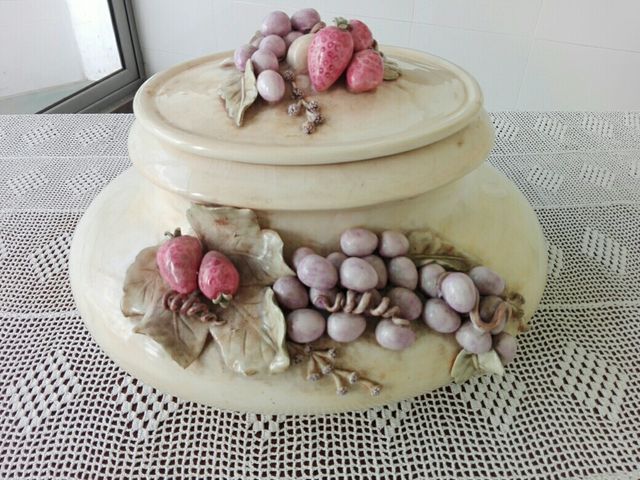 Sopera grande con tapa