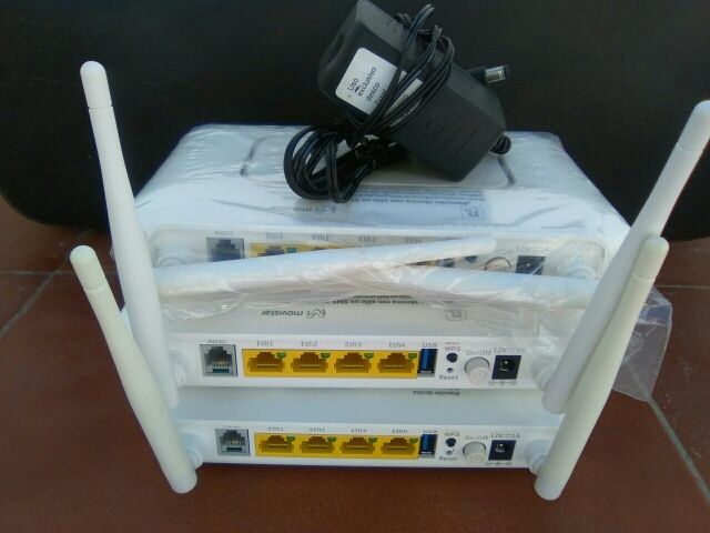 Tres routers de Telefonica