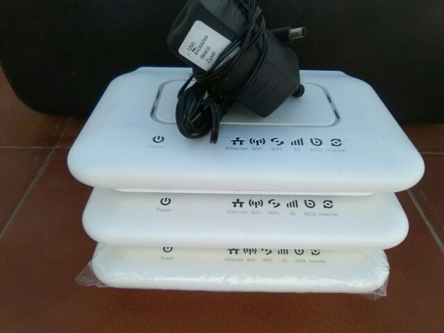 Tres routers de Telefonica