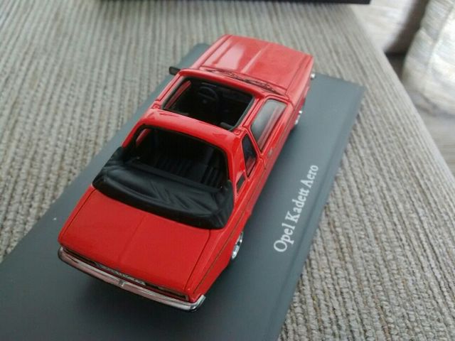 1 Opel Kadett C Aero 1/43 de Neo Scale Models 