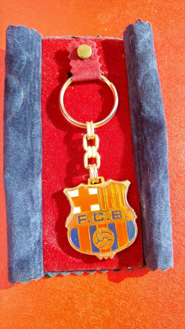 F.C. BARCELONA KEY CHAIN VINTAGE 80's