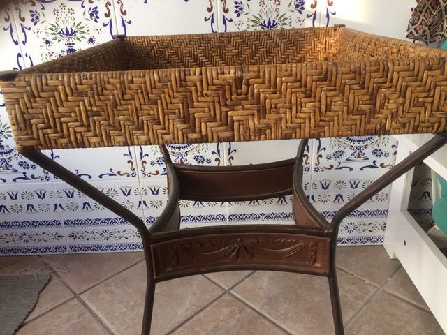 Sillas y soporte mesa