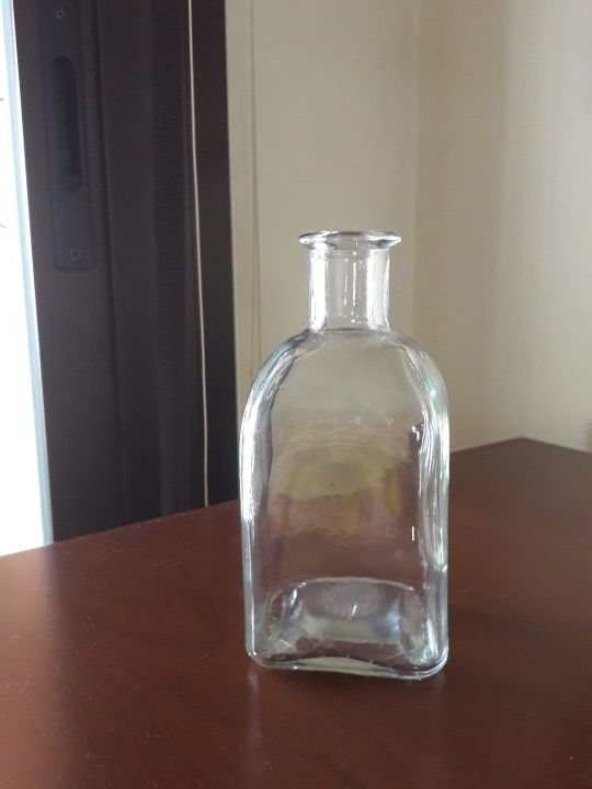 5 Botellas diferentes/ licoreras cristal