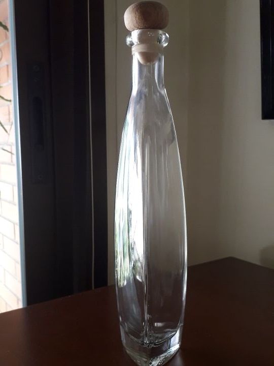 5 Botellas diferentes/ licoreras cristal