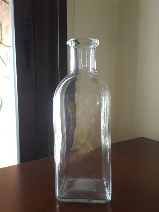 5 Botellas diferentes/ licoreras cristal