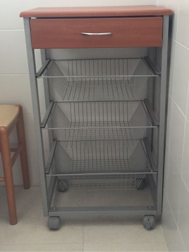 Mueble auxiliar cocina de segunda mano por 50 € en Bonanza en WALLAPOP Mueble auxiliar cocina de segunda mano por 50 € en Bonanza en WALLAPOP