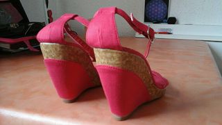 Sandalia color fresa de segunda mano por 8 EUR en Vitoria-Gasteiz en  WALLAPOP