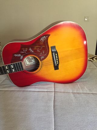 Guitarra acústica Hondo II de segunda mano por 260 EUR en Madrid en WALLAPOP