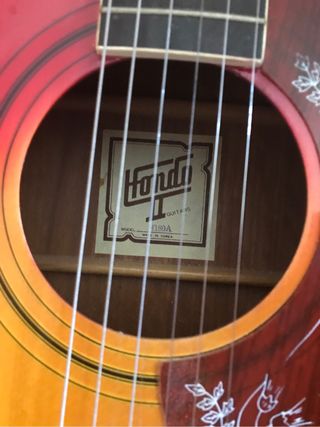 Guitarra acústica Hondo II de segunda mano por 260 EUR en Madrid en WALLAPOP