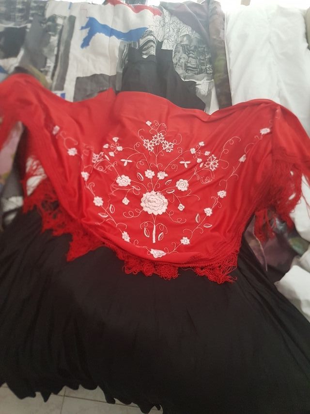 vestido y falda flamenca