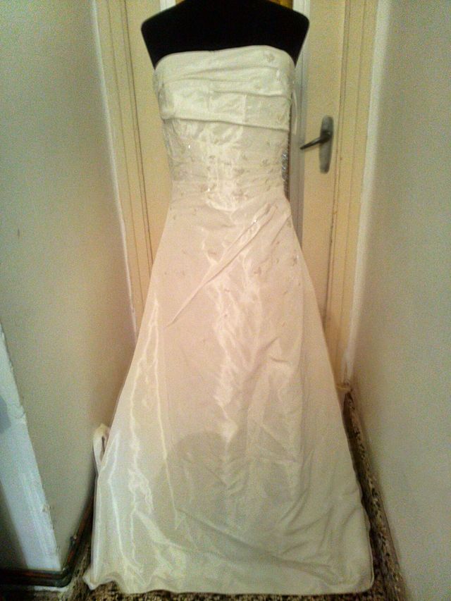 vestido de novia,talla l grande o xl pequeña de segunda mano por 42