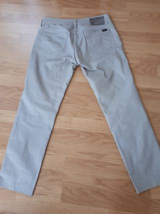 Pantalón mujer Mango talla 40 plata de segunda mano por 3 EUR en Alpedrete  en WALLAPOP