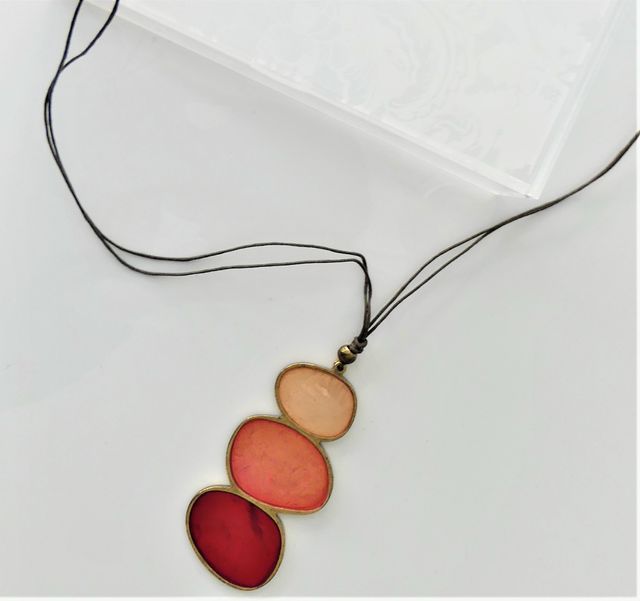 Collar metal y esmalte (H&M)