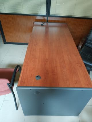 Mesa para oficina de segunda mano en Madrid en WALLAPOP Mesa para oficina de segunda mano en Madrid en WALLAPOP