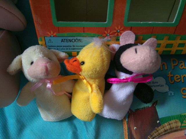 Libro infantil con marionetas.
