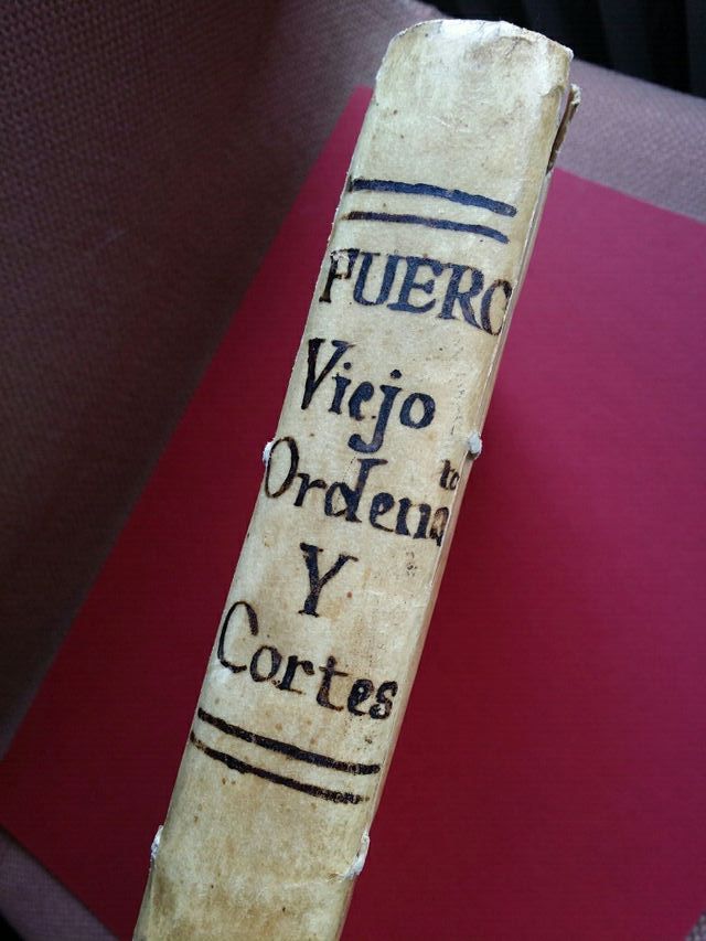 libro antiguo 1871 El Fuero Viejo de Castilla