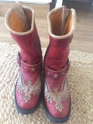 Botas camperas Mexicana de segunda mano por 185 EUR en Santander en WALLAPOP