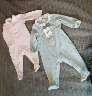 Pijamas bebe niña PRENATAL. NUEVOS. de segunda mano por 5 EUR en Tres  Cantos en WALLAPOP