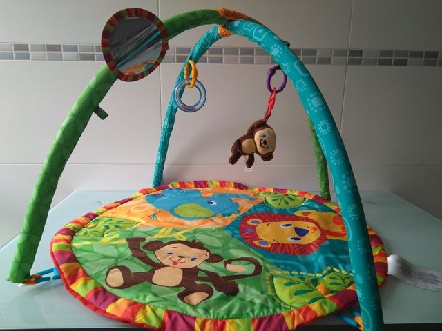 Manta actividades bebé con arco, juguete