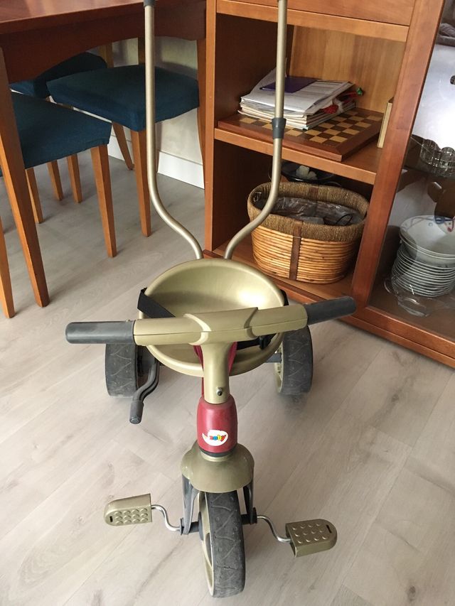 Triciclo infantil