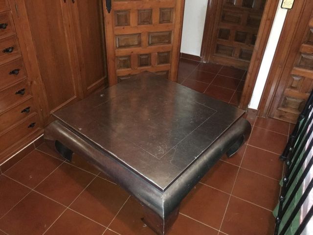 Mesa centro laton color plata