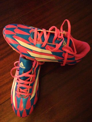 botas futbol talla 39