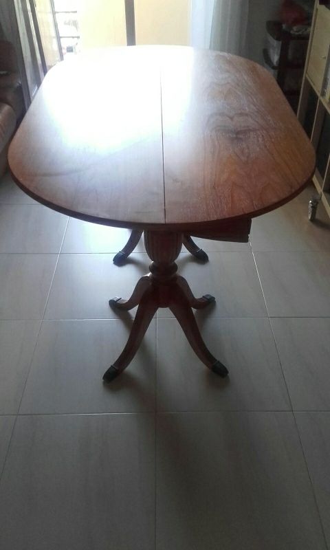 Mesa comedor tipo libro de segunda mano por 25 € en Madrid en WALLAPOP Mesa comedor tipo libro de segunda mano por 25 € en Madrid en WALLAPOP