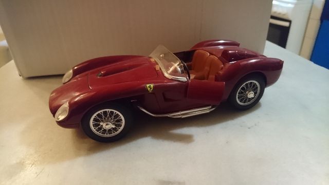 Coche metalico Ferrari