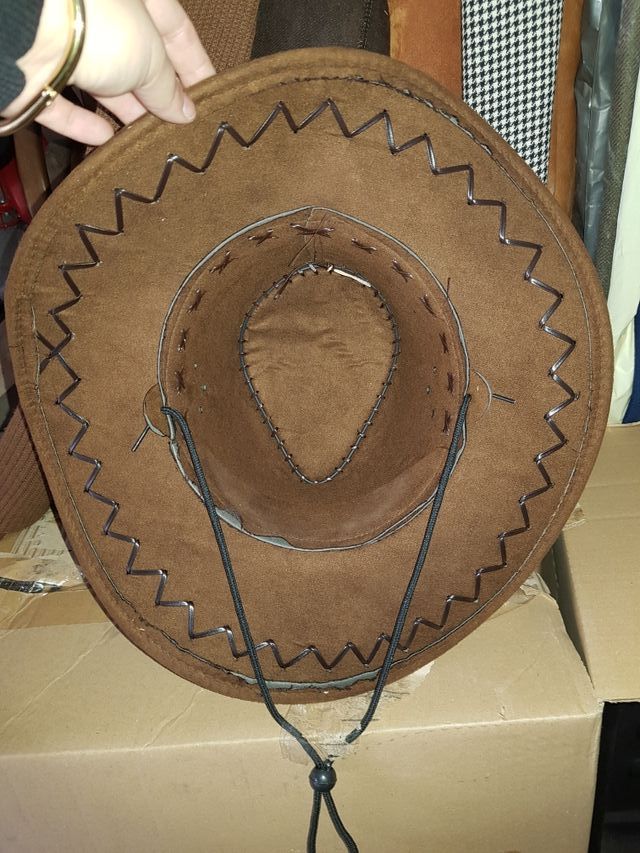 Sombrero de piel de cuero echo a mano a estrenar.