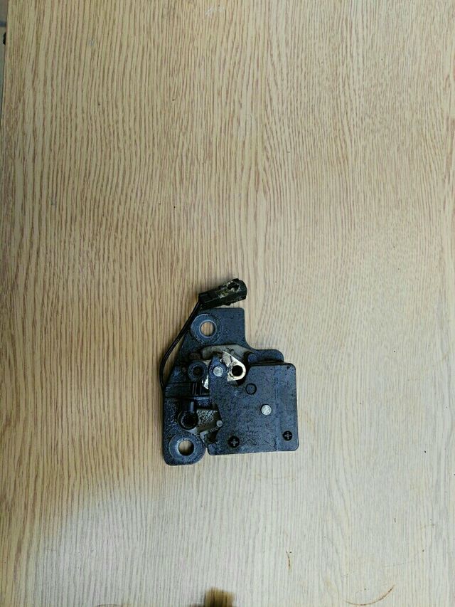 cerradura porton trasero ranger p38