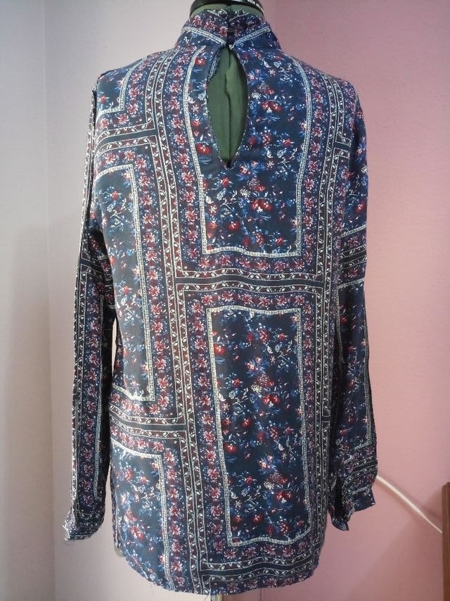 Camisa florecitas talla M