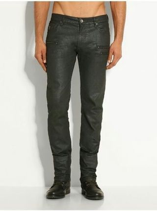 Pantalón Encerado Guess Slim 28x32 A ESTRENAR de segunda mano por 70 EUR en  Lugo en WALLAPOP