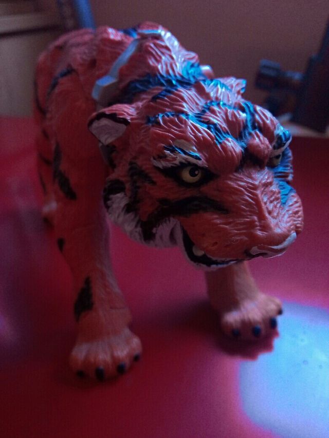 figuras  2x15€ articulados en perfecto estado