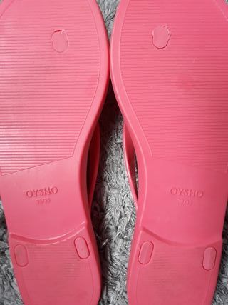 Chanclas de playa oysho de segunda mano por 5 EUR en Orbazai en WALLAPOP