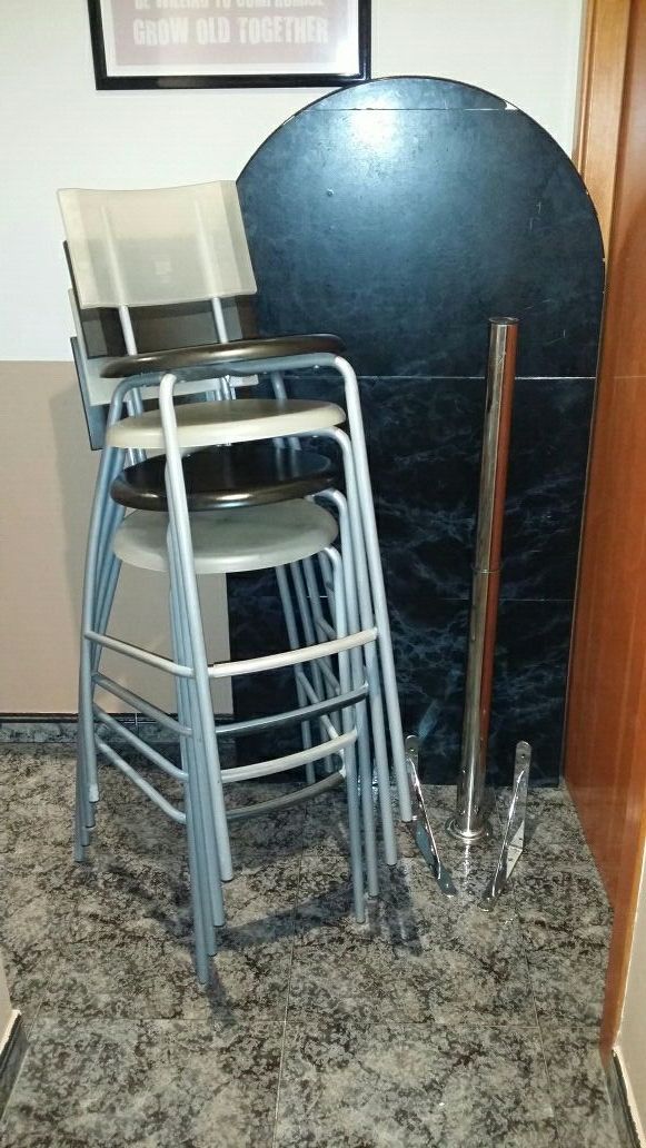 Barra cocina ikea con 4 taburetes. Mesa alta. de segunda mano por 75 ... Barra cocina ikea con 4 taburetes. Mesa alta. de segunda mano por 75 ...